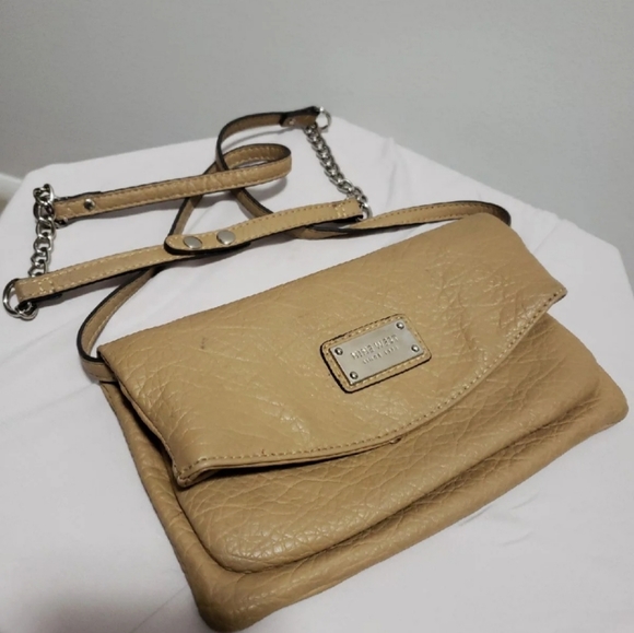 NINE WEST Tan Convertible chain crossbody clutch - Picture 5 of 7
